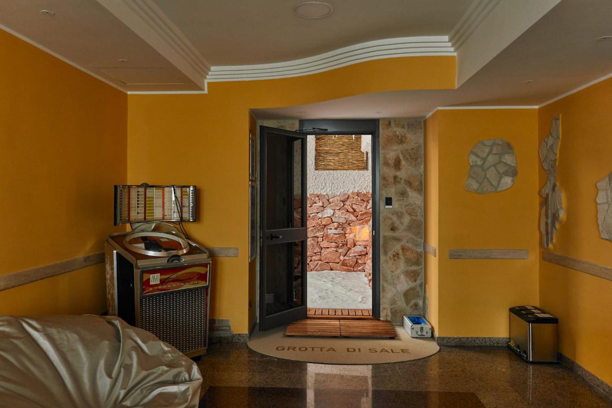 Hotel Aurora Wellness & Spa Tivoli Terme Bagian luar foto