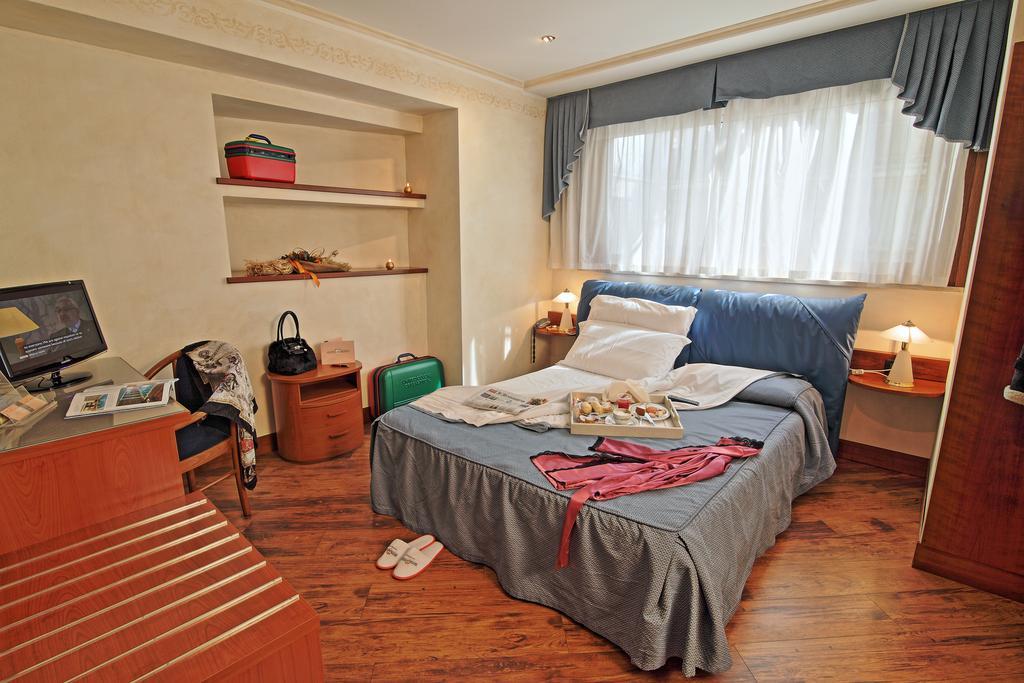 Hotel Aurora Wellness & Spa Tivoli Terme Ruang foto
