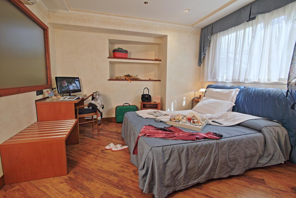 Hotel Aurora Wellness & Spa Tivoli Terme Ruang foto