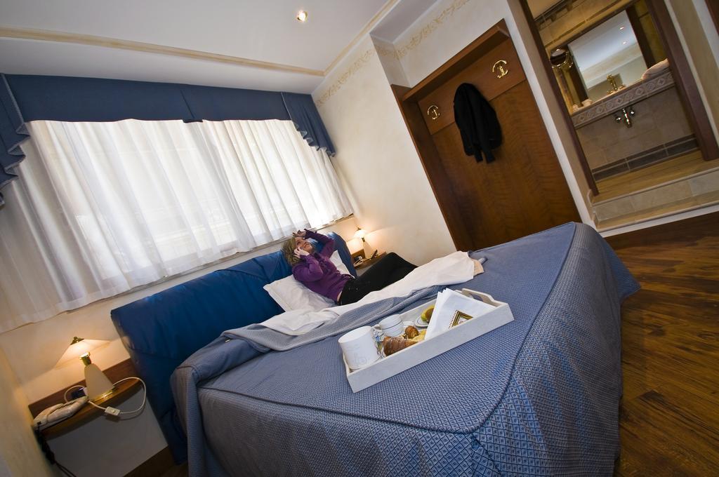 Hotel Aurora Wellness & Spa Tivoli Terme Ruang foto