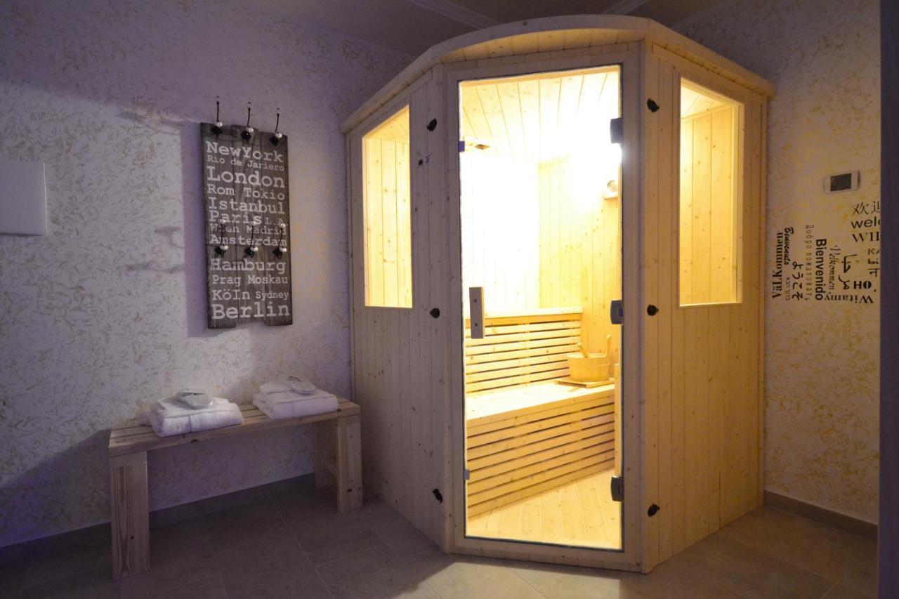 Hotel Aurora Wellness & Spa Tivoli Terme Bagian luar foto